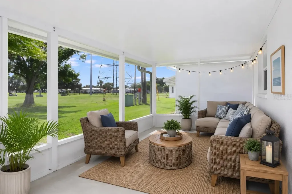 4034 Mainlands Boulevard N Pinellas Park FL 33782