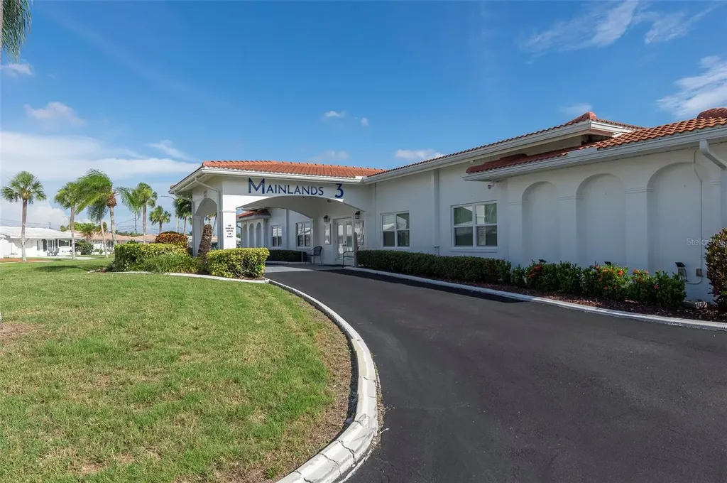 4034 Mainlands Boulevard N Pinellas Park FL 33782