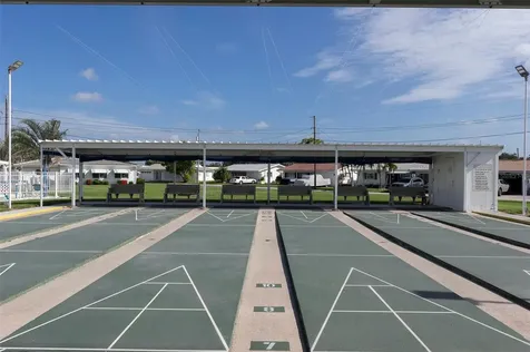 4034 Mainlands Boulevard N Pinellas Park FL 33782