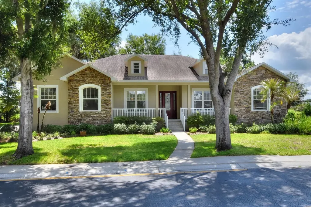 5704 Lake Victoria Drive Lakeland FL 33813