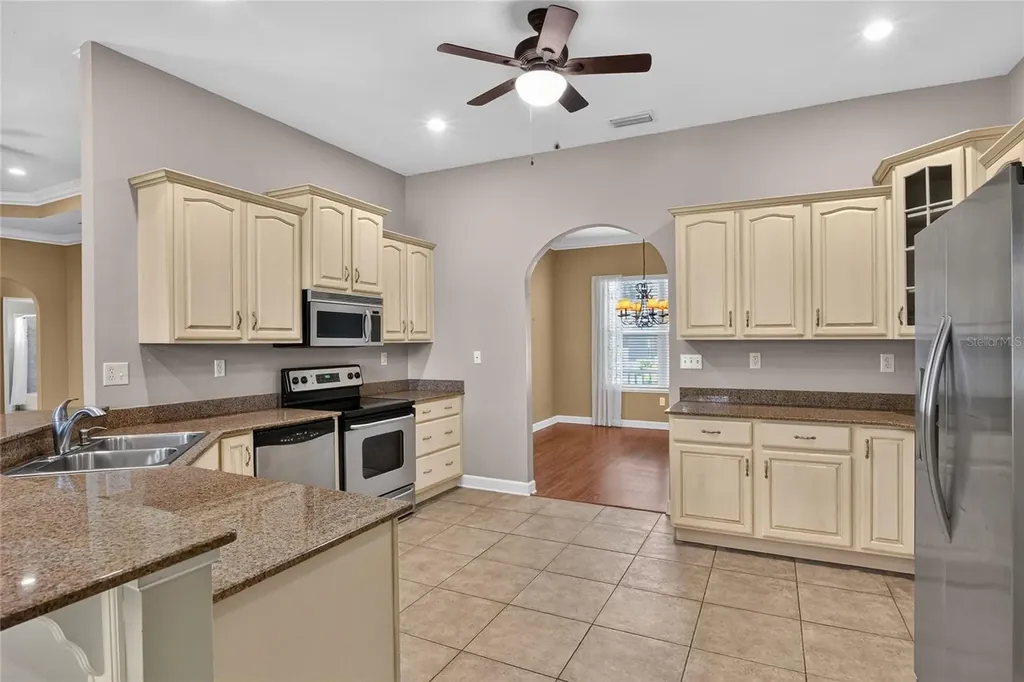 5704 Lake Victoria Drive Lakeland FL 33813