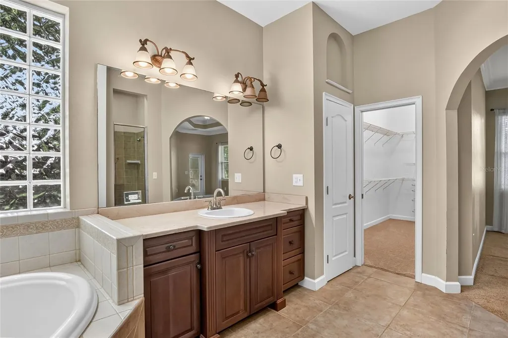 5704 Lake Victoria Drive Lakeland FL 33813
