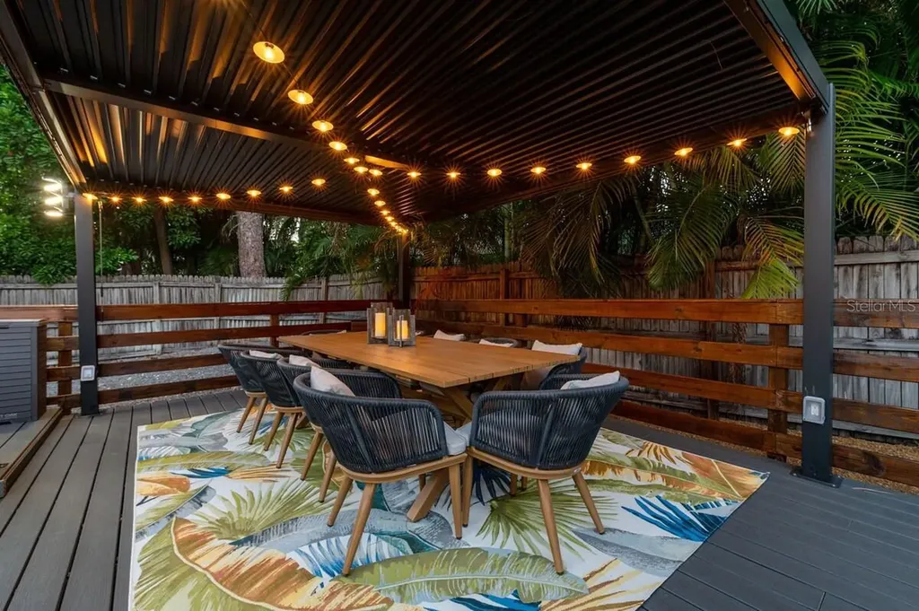 14389 83rd Place Seminole FL 33776