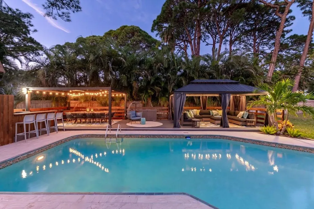 14389 83rd Place Seminole FL 33776