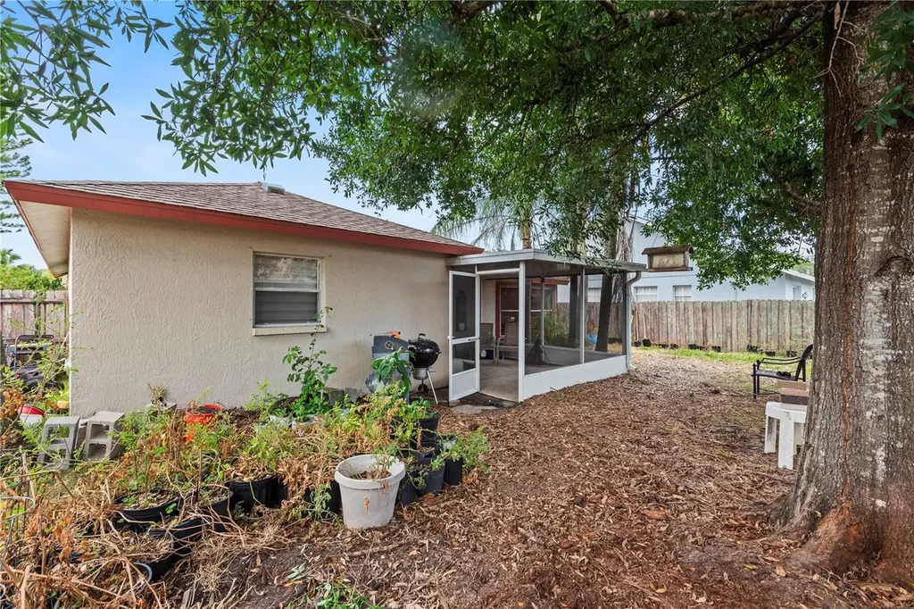 6937 42nd Court E Sarasota FL 34243