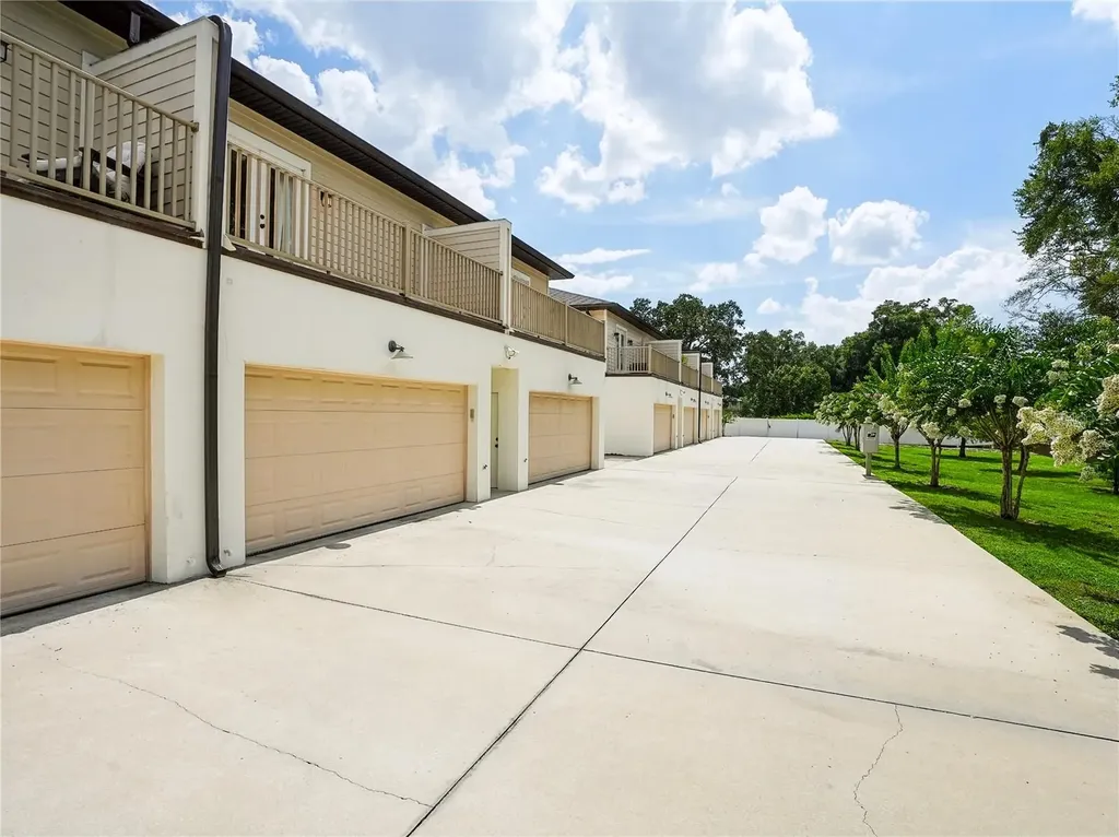 2233 E Kaley Avenue Orlando FL 32806
