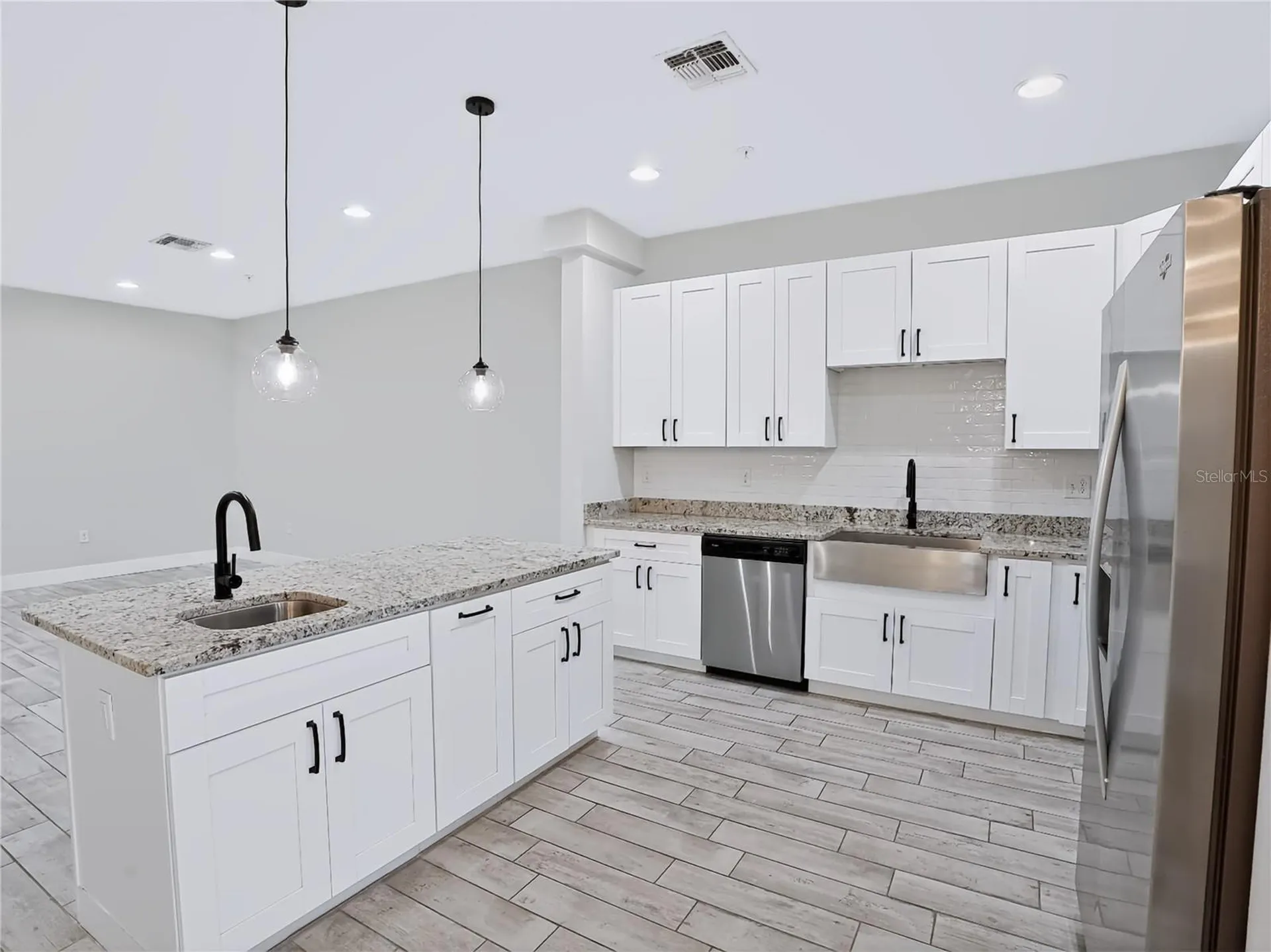 2233 E Kaley Avenue Orlando FL 32806