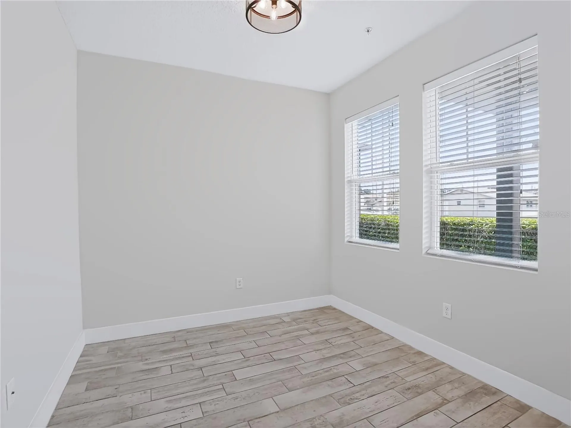 2233 E Kaley Avenue Orlando FL 32806