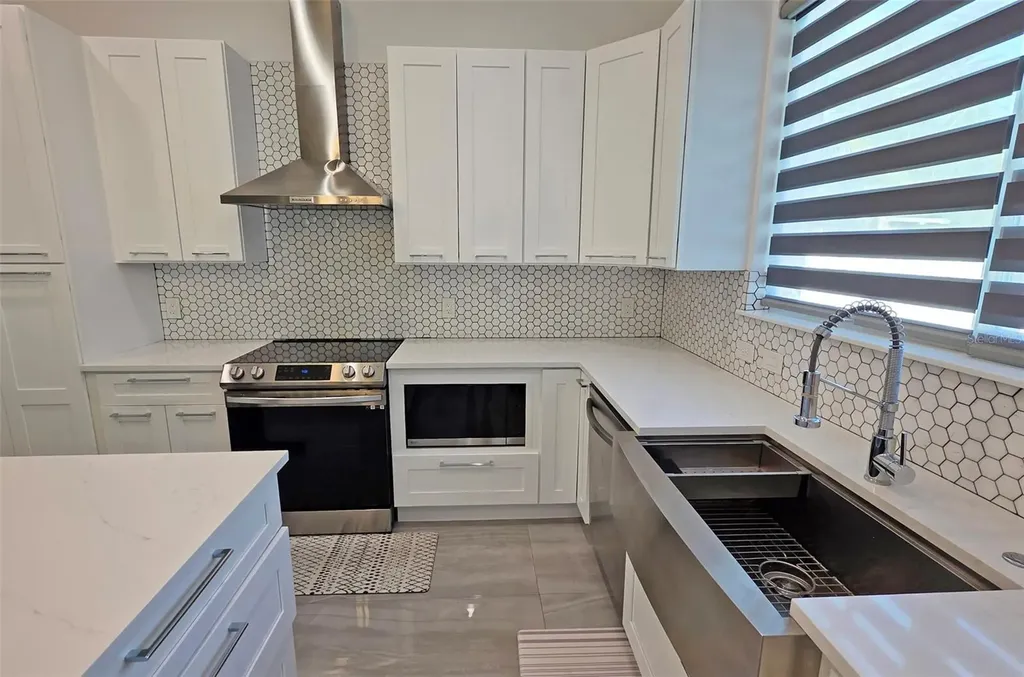 3017 Pine Street Bradenton FL 34208