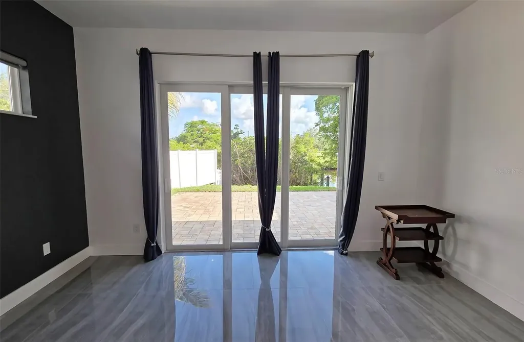 3017 Pine Street Bradenton FL 34208