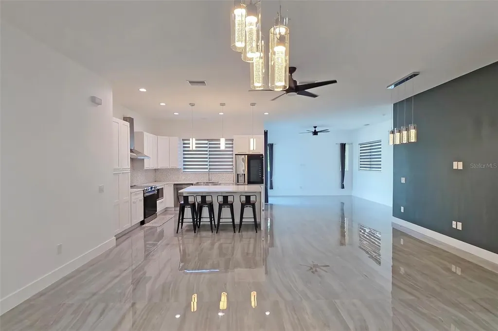 3017 Pine Street Bradenton FL 34208