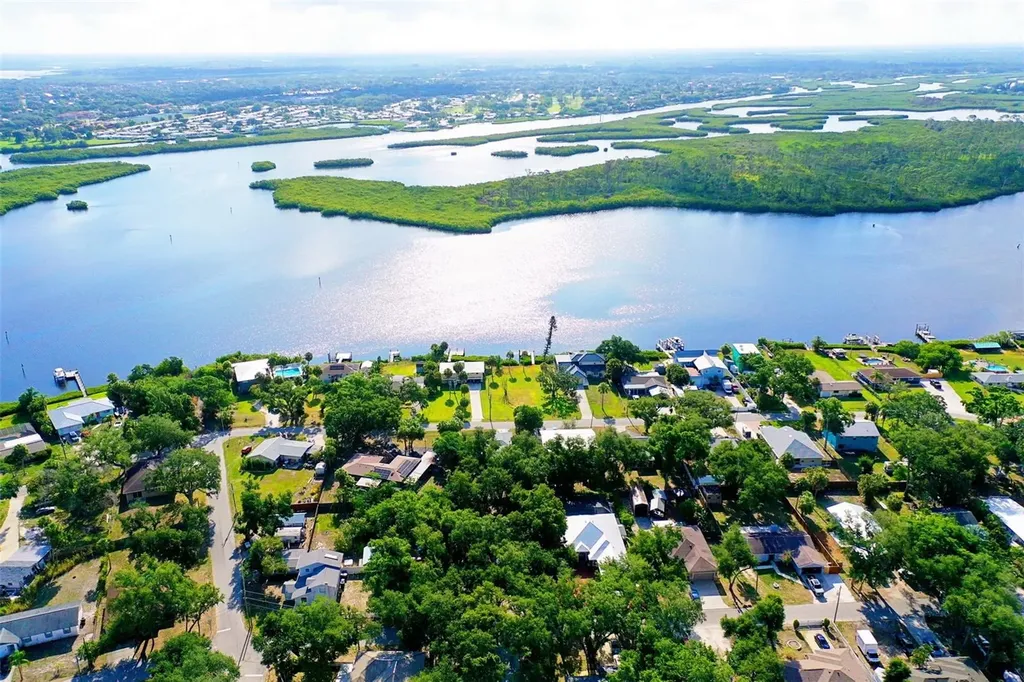 3017 Pine Street Bradenton FL 34208