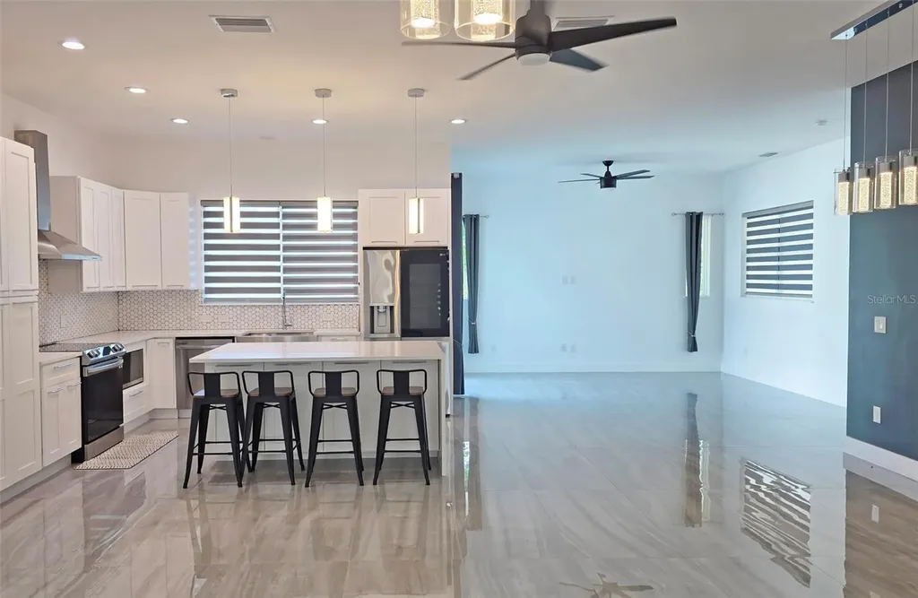 3017 Pine Street Bradenton FL 34208