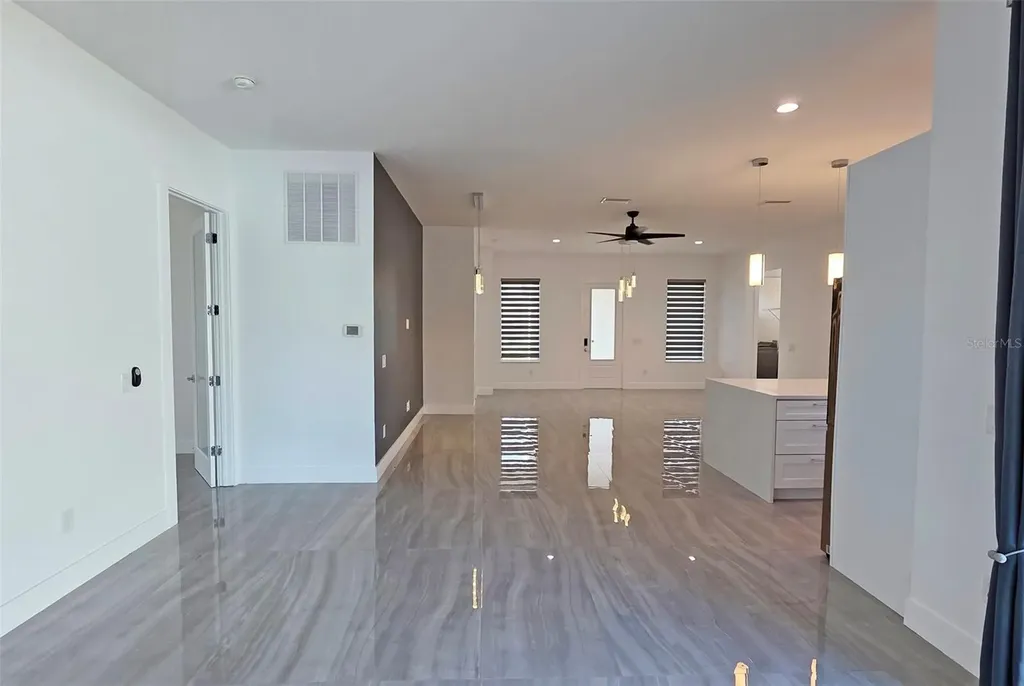 3017 Pine Street Bradenton FL 34208