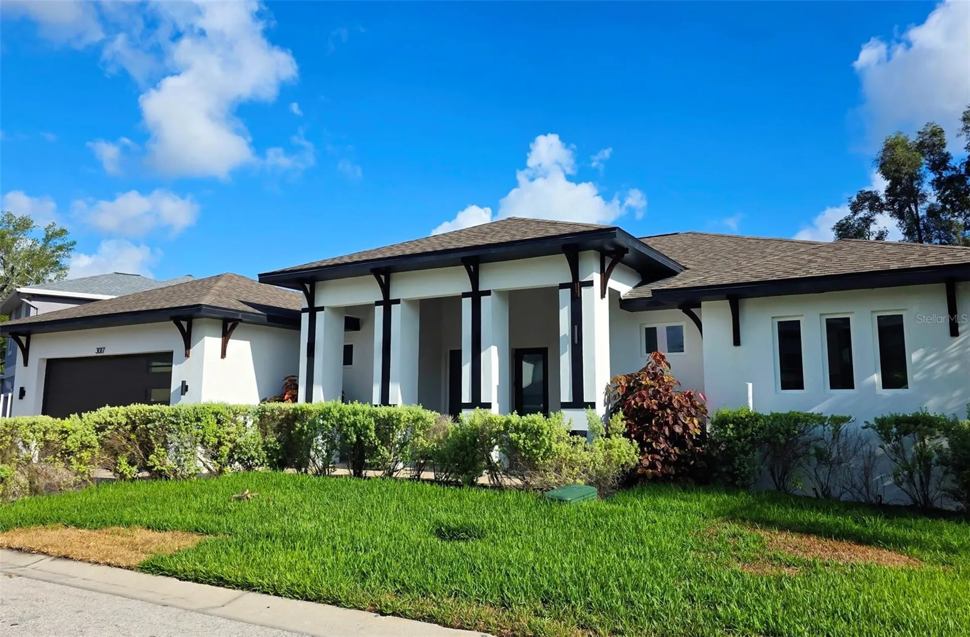 3017 Pine Street Bradenton FL 34208