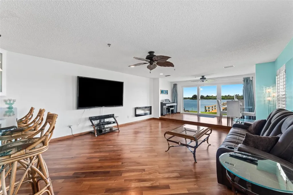 1909 S Riverside Drive Edgewater FL 32141