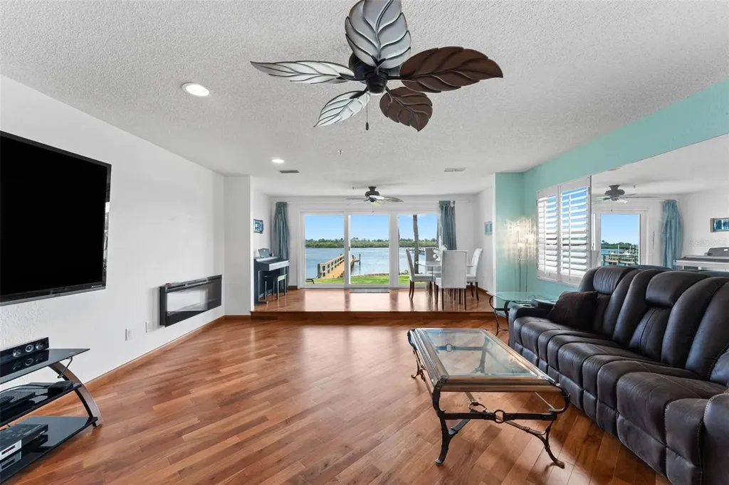 1909 S Riverside Drive Edgewater FL 32141