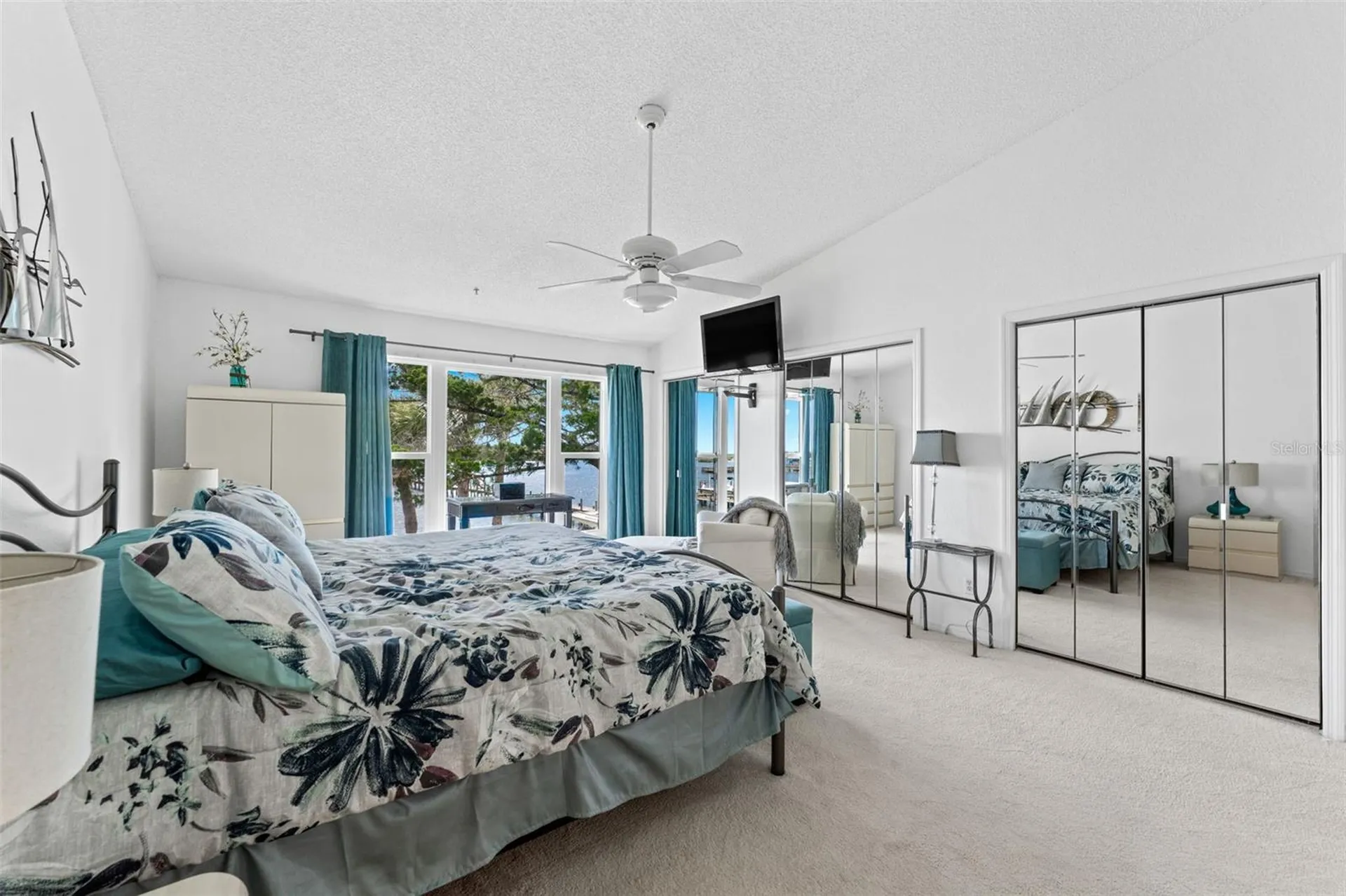 1909 S Riverside Drive Edgewater FL 32141