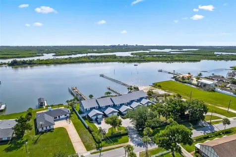 1909 S Riverside Drive Edgewater FL 32141