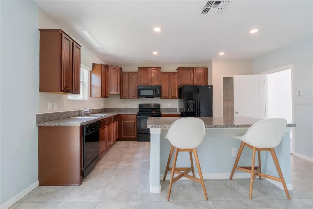 3621 Kearsney Abbey Circle Dover FL 33527
