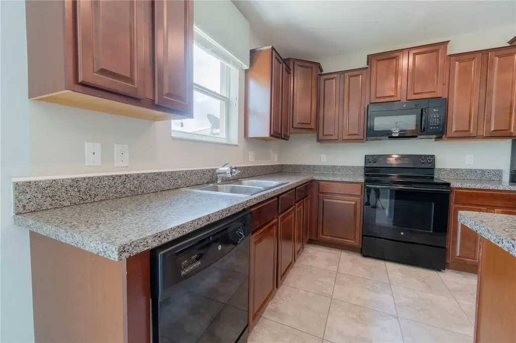 3621 Kearsney Abbey Circle Dover FL 33527