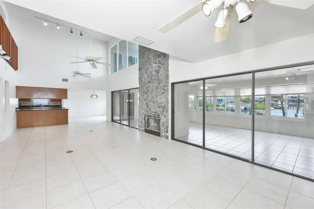 929 Symphony Isles Boulevard Apollo Beach FL 33572