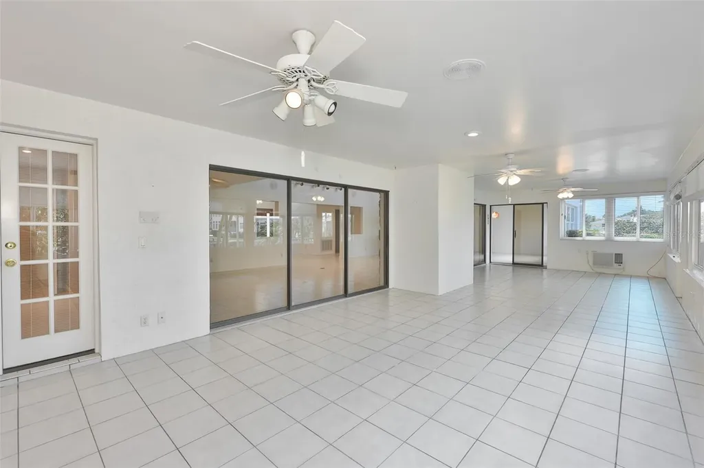 929 Symphony Isles Boulevard Apollo Beach FL 33572