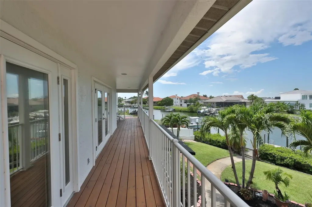 929 Symphony Isles Boulevard Apollo Beach FL 33572