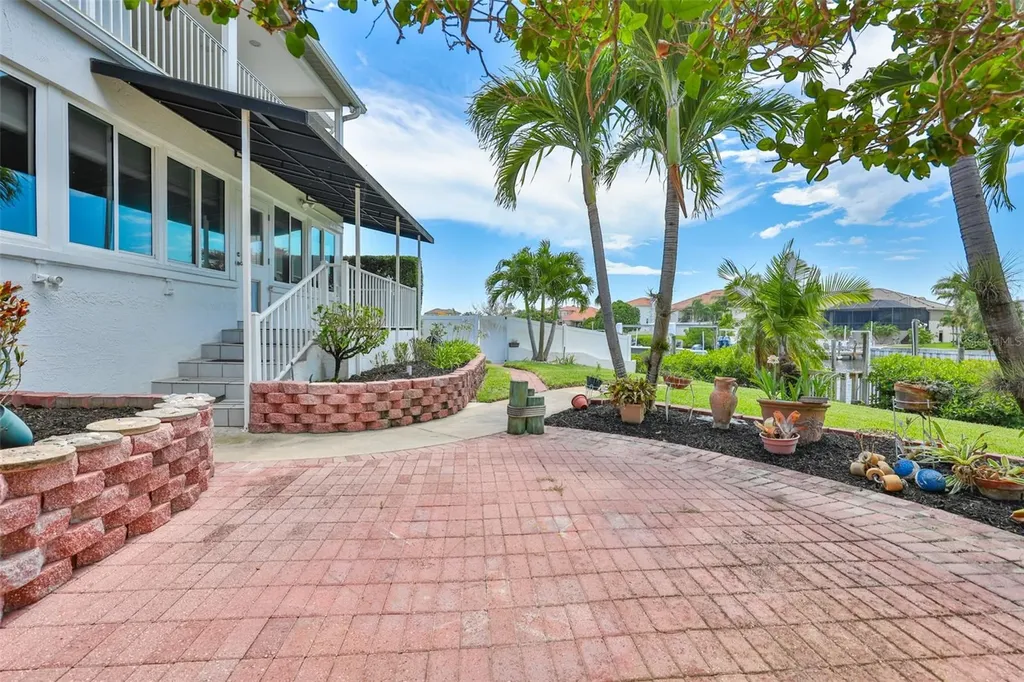 929 Symphony Isles Boulevard Apollo Beach FL 33572