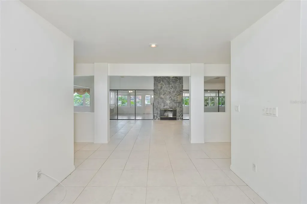 929 Symphony Isles Boulevard Apollo Beach FL 33572