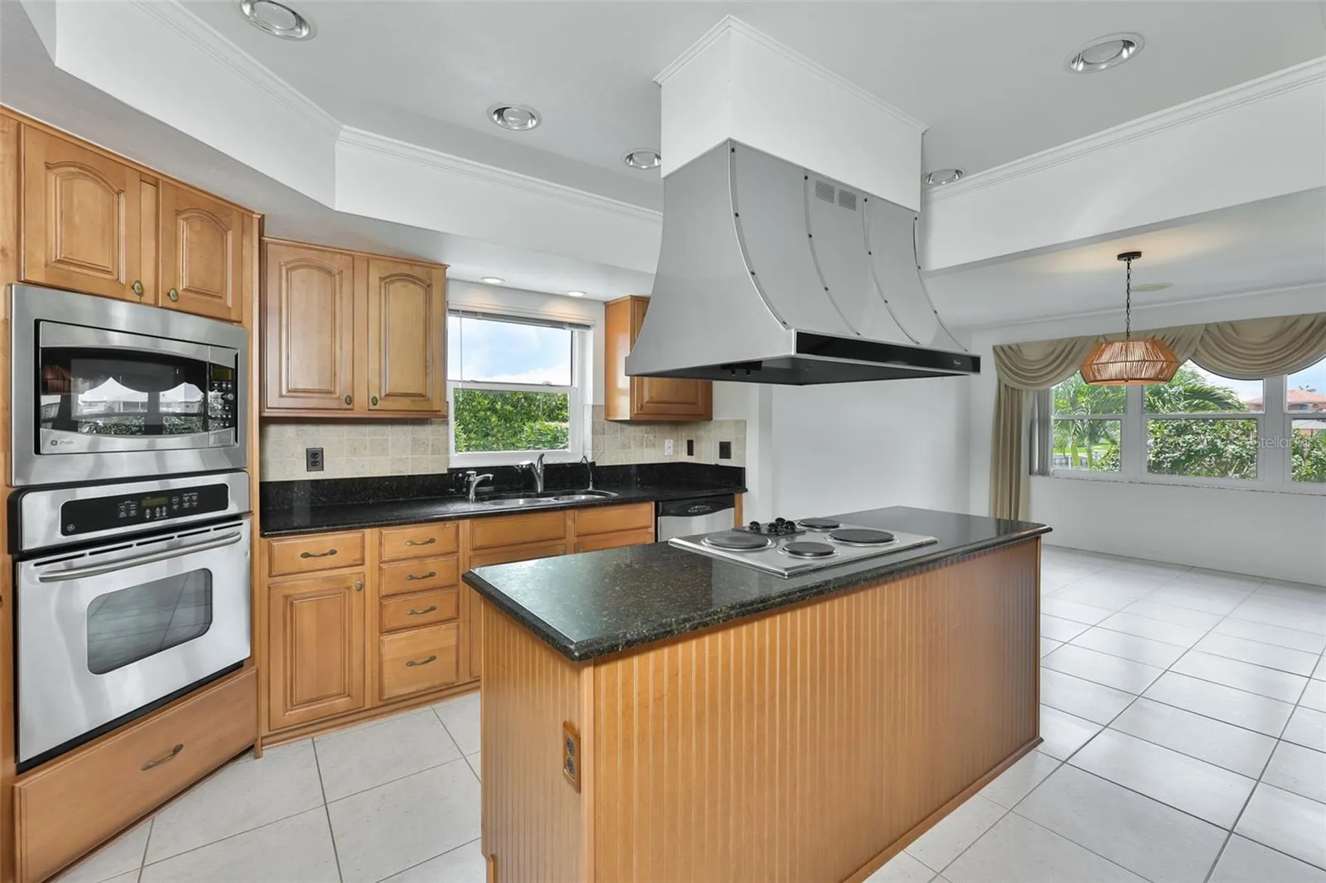 929 Symphony Isles Boulevard Apollo Beach FL 33572