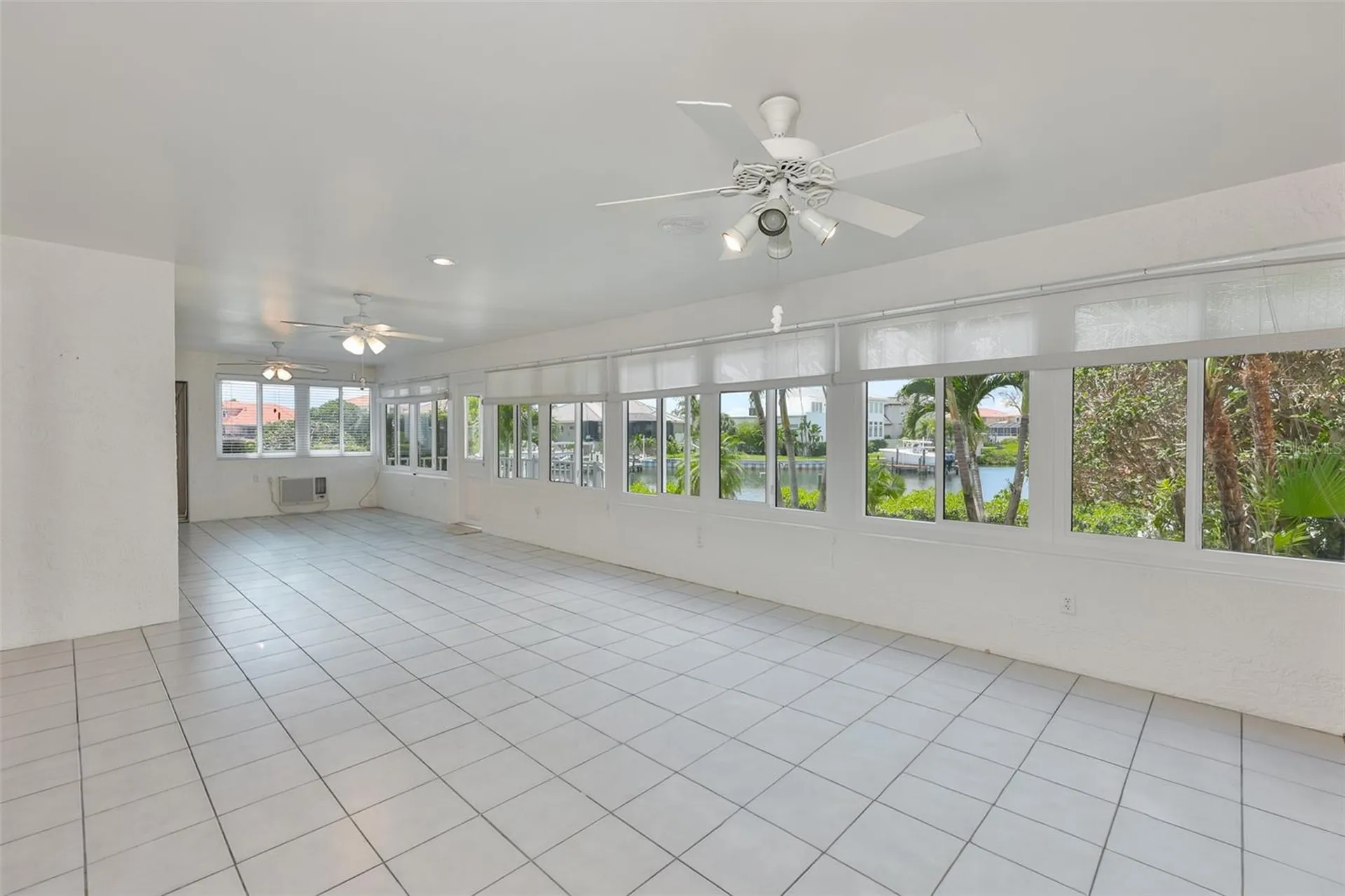 929 Symphony Isles Boulevard Apollo Beach FL 33572