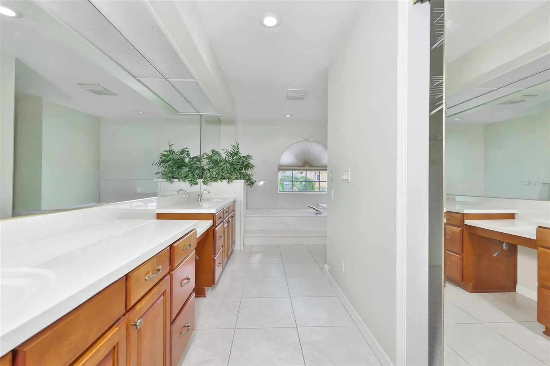 929 Symphony Isles Boulevard Apollo Beach FL 33572