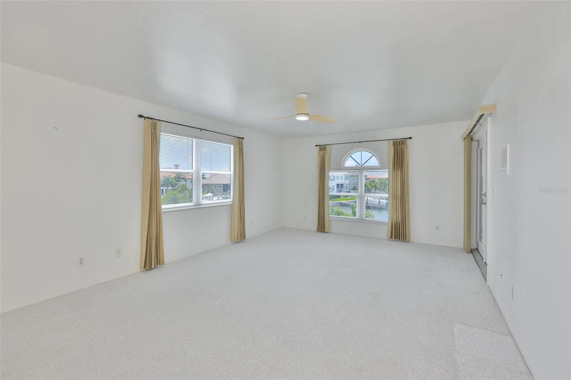929 Symphony Isles Boulevard Apollo Beach FL 33572