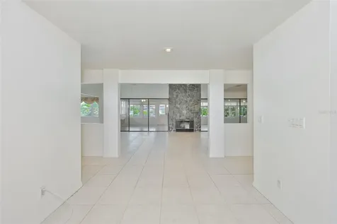 929 Symphony Isles Boulevard Apollo Beach FL 33572