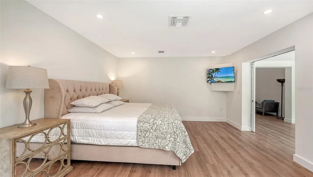2465 Foster Lane Sarasota FL 34239