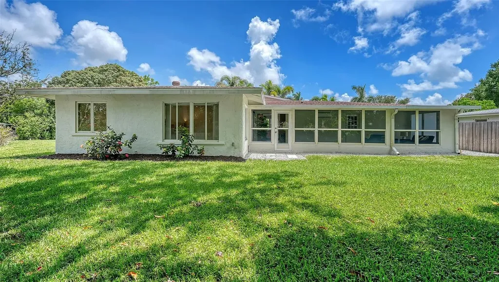 2465 Foster Lane Sarasota FL 34239