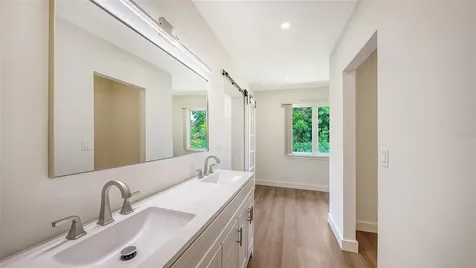 2465 Foster Lane Sarasota FL 34239