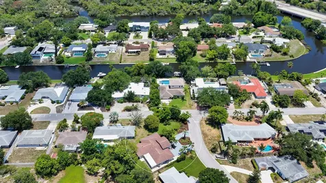 2465 Foster Lane Sarasota FL 34239