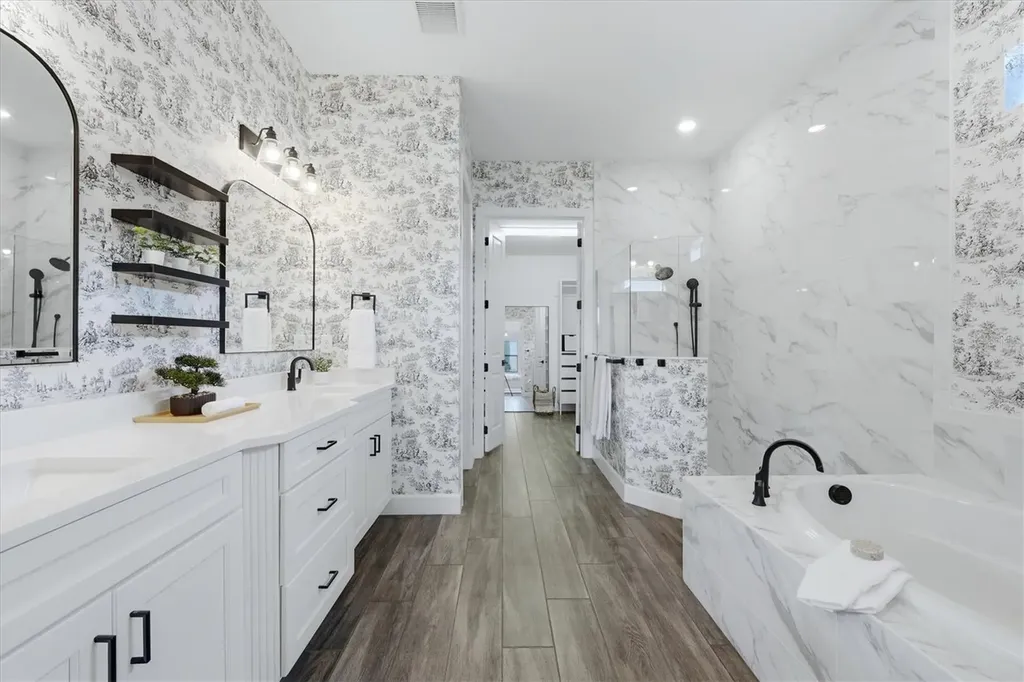 7892 Mainsail Lane Sarasota FL 34240
