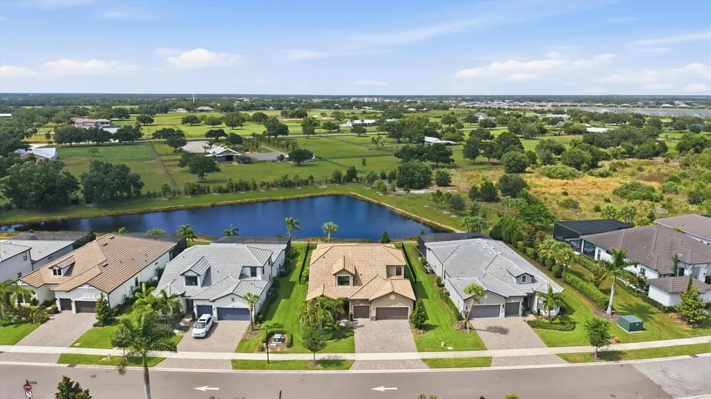 7892 Mainsail Lane Sarasota FL 34240