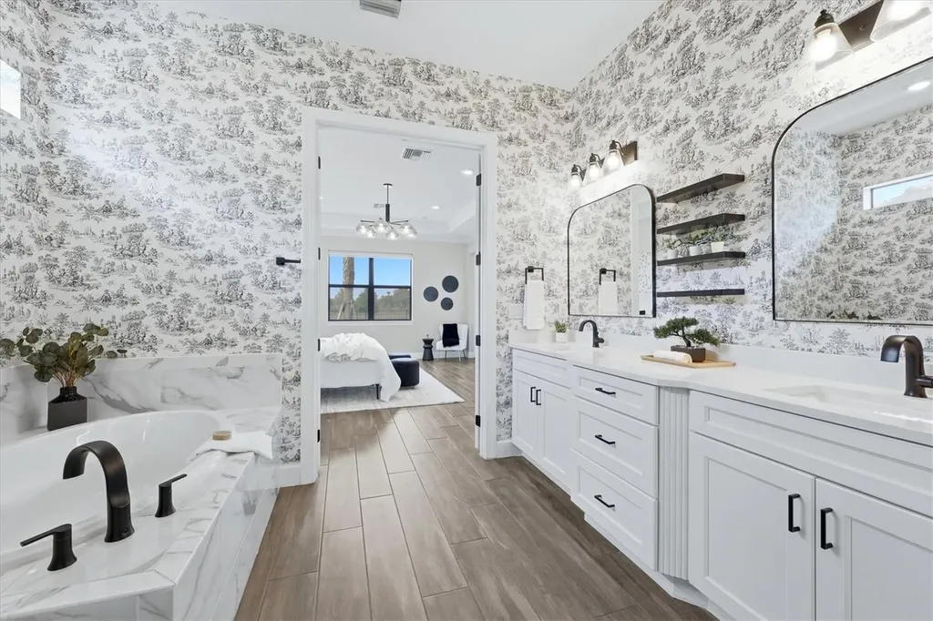 7892 Mainsail Lane Sarasota FL 34240