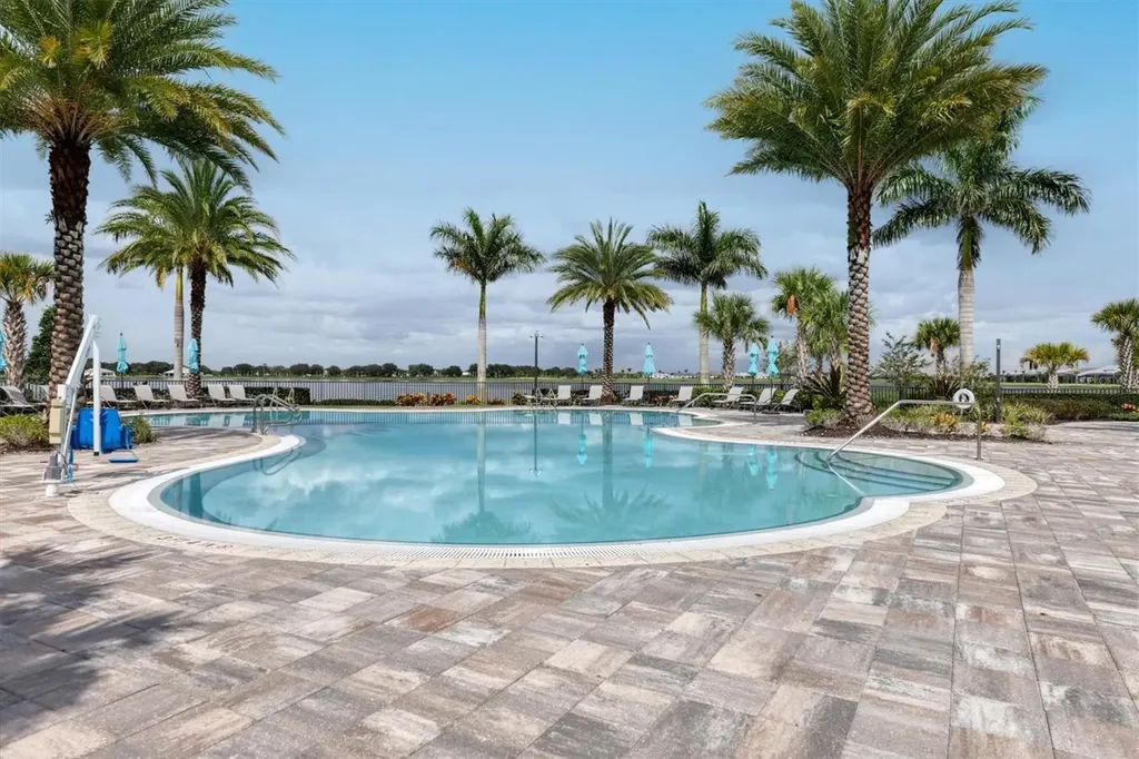 7892 Mainsail Lane Sarasota FL 34240