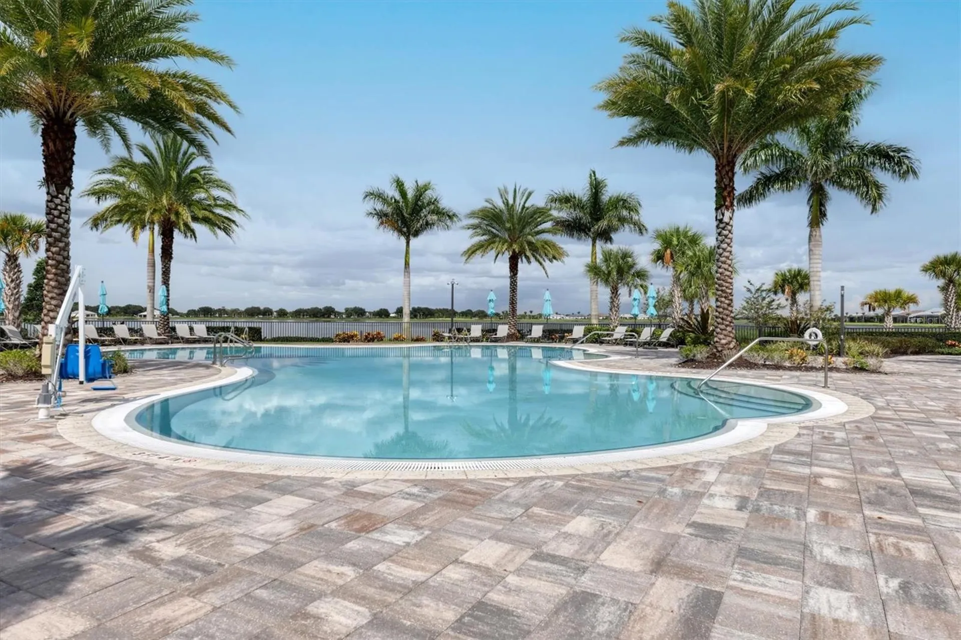 7892 Mainsail Lane Sarasota FL 34240