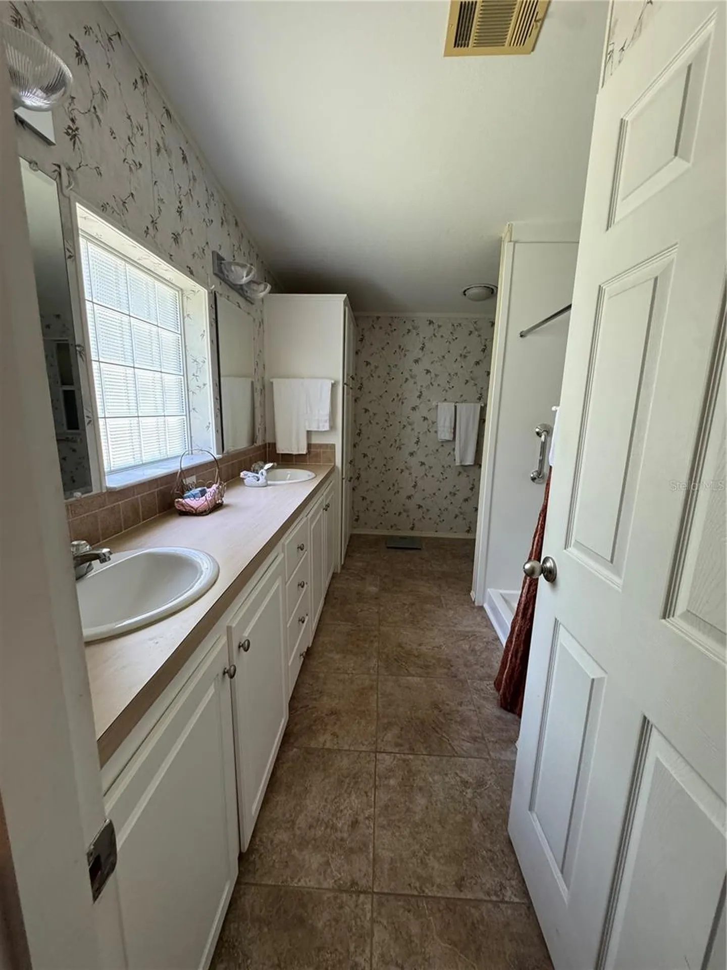 37437 Gill Avenue Zephyrhills FL 33541