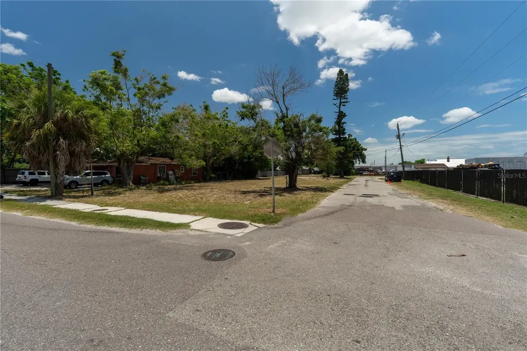 1206 27th Avenue W Bradenton FL 34205