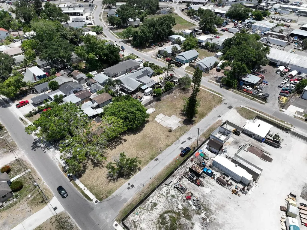 1206 27th Avenue W Bradenton FL 34205