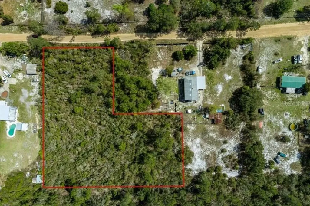 0 North Circle E Paisley FL 32767