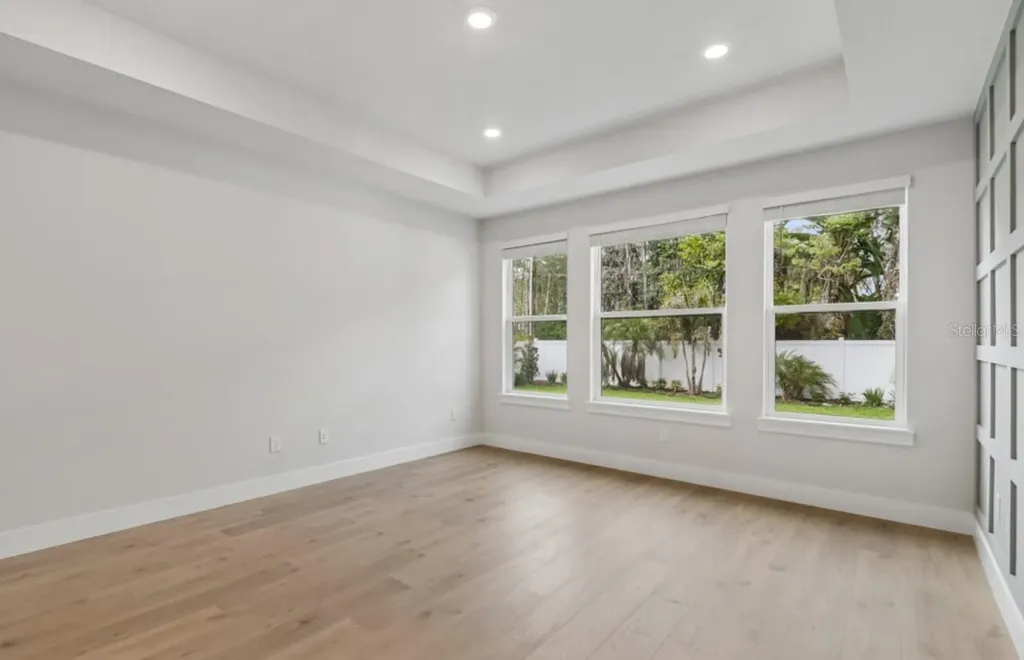 1002 W Charter Street Tampa FL 33603