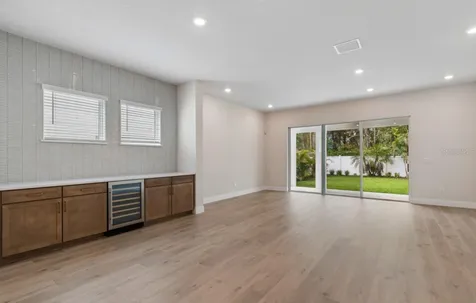 1002 W Charter Street Tampa FL 33603